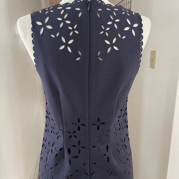 EUC J. CREW Women's Laser Cut Navy Floral Shift Dress - Picture 4 of 7